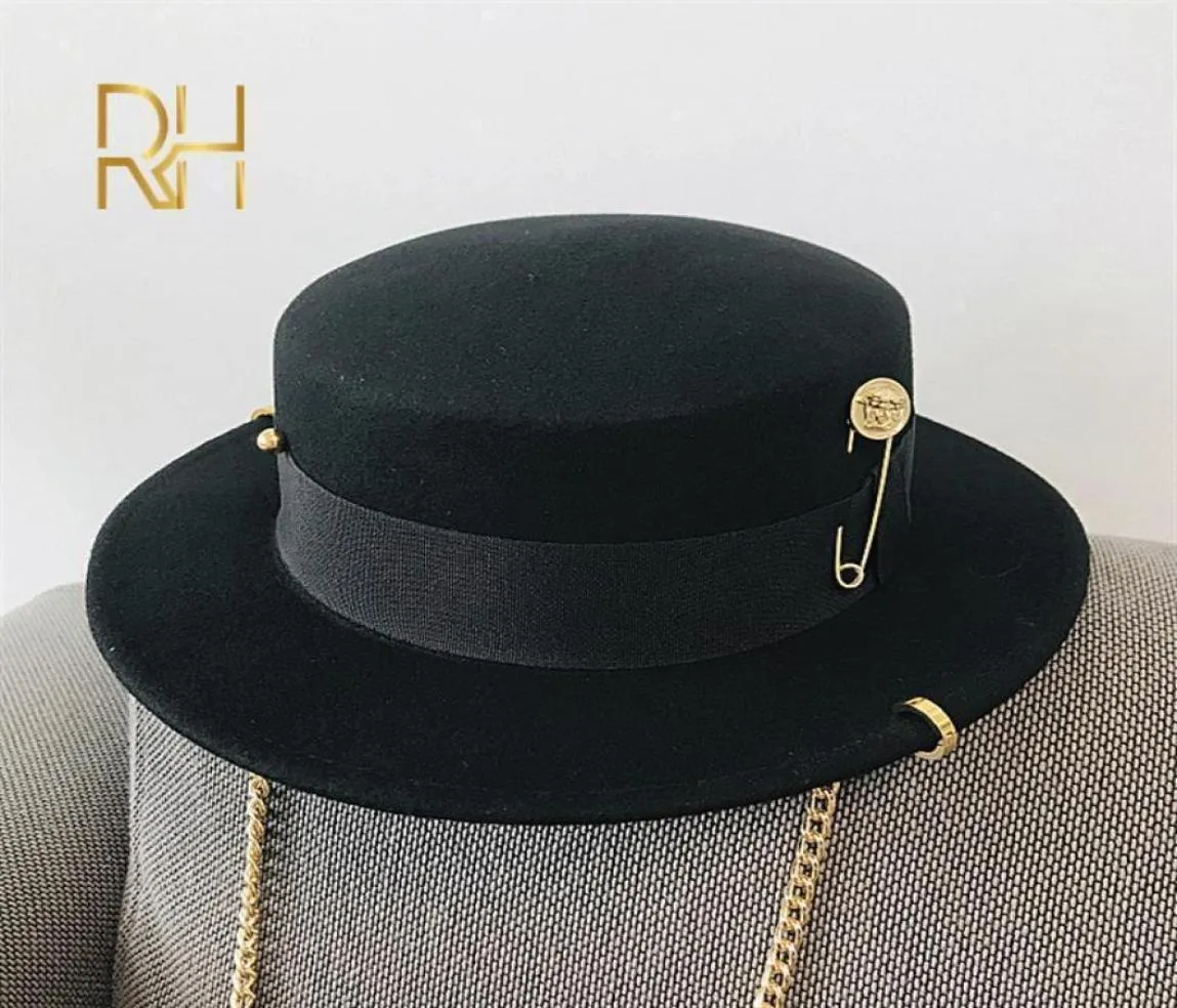 Gorra negra, sombrero de lana británico para mujer, sombrero de copa plano para fiesta a la moda, correa de cadena y sombreros de alfiler para mujer para estilo callejero punk RH15670124