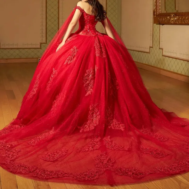 Işıltılı kırmızı parlak quinceanera elbise kapalı omuz boncukları kristal çiçek aplike ile cape vestidos de 15 anos resmi doğum günü