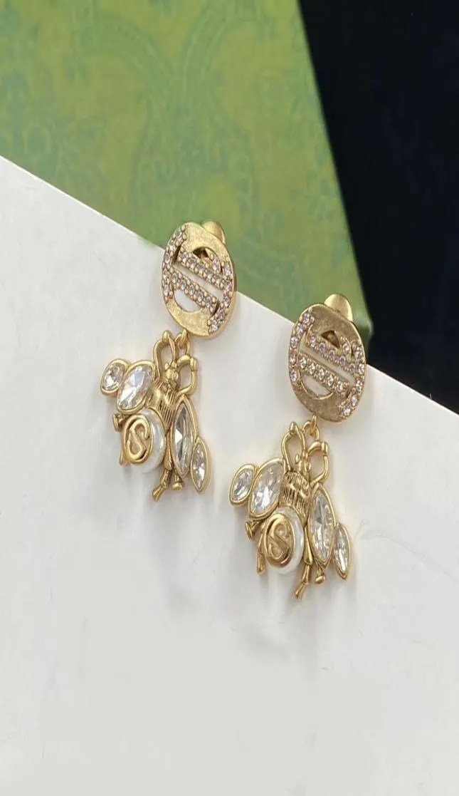 Boucles d'oreilles à breloques Mode Marque De Luxe Designer Classique Strass Perle Abeille Personnalité Internet Célébrité Pop Boucle D'oreille Haut De Gamme Bran4143699