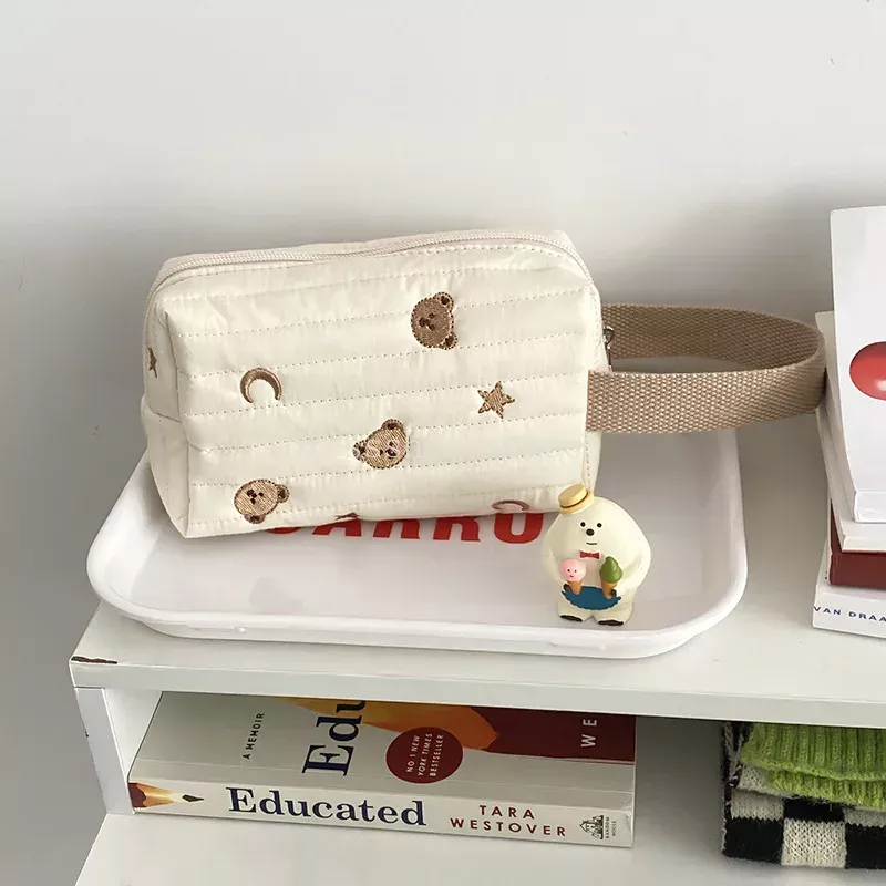 Bolsa de maquiagem de urso bordado, lona de algodão macio, organizador cosmético feminino com zíper, bolsa de maquiagem portátil, estojo de higiene pessoal