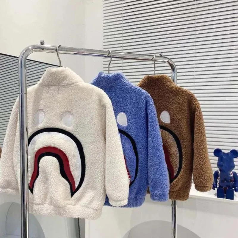 Chaquetas Chaquetas para bebés Abrigos para niños pequeños Ropa para niños Diseñador de ropa de invierno para niños Niñas Jóvenes Al aire libre Parka cálida Puffer Estampado de letras Clot