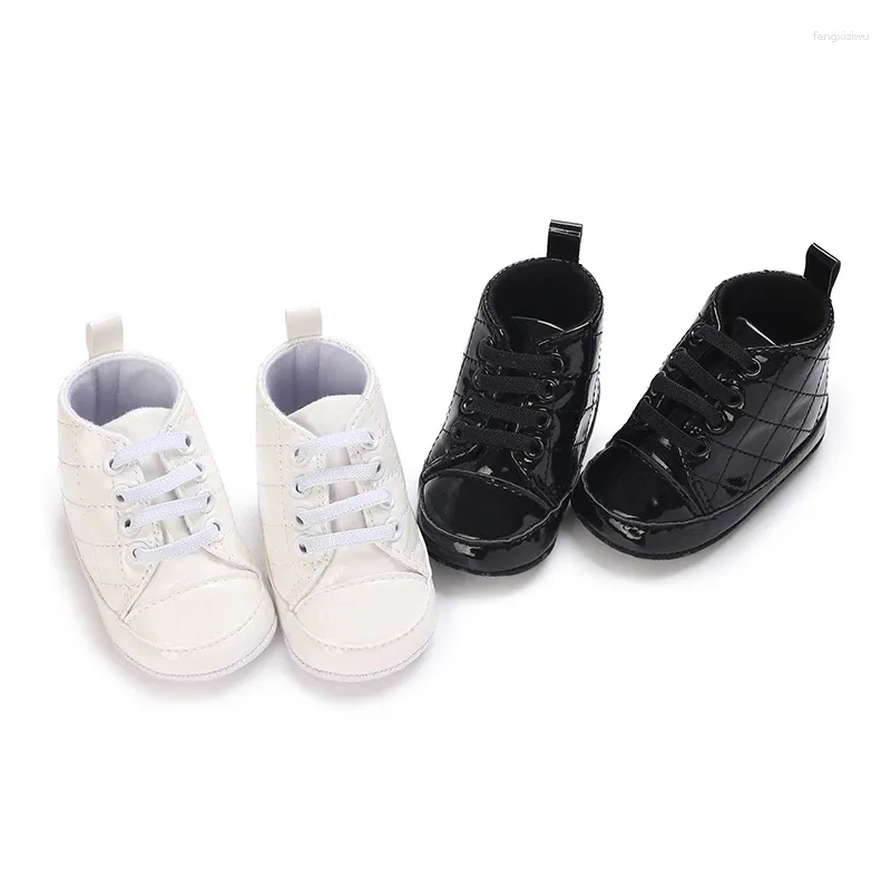 First Walkers Spring och Autumn Born Baby Anti Slip Walking Shoes Solid High Top Fashion Trendy