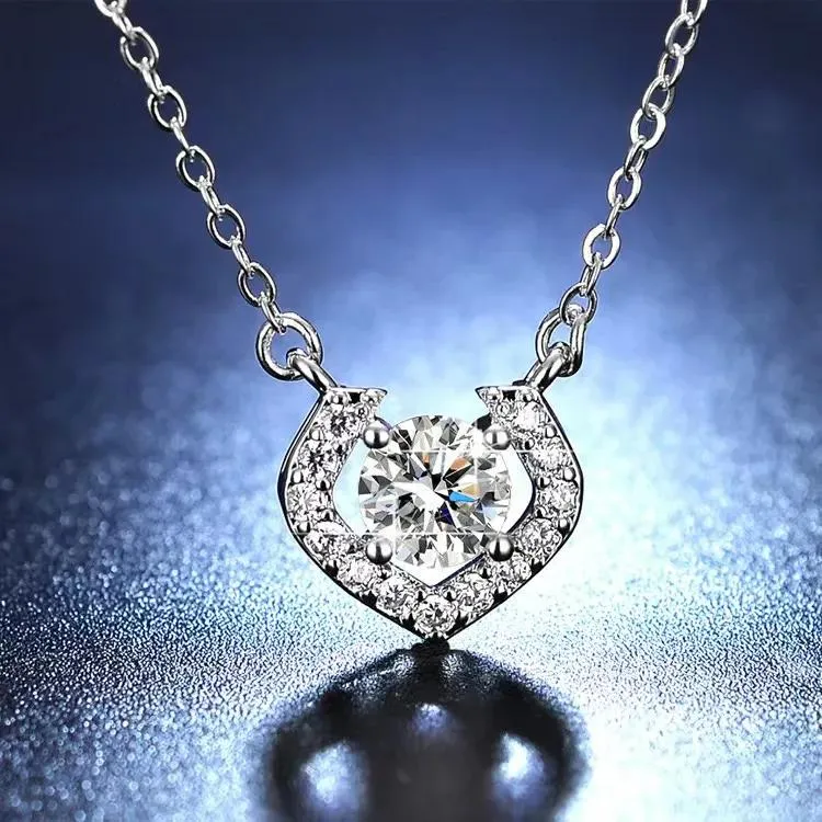 Colliers Collier pendentif en forme de coeur de créateur Mosang diamant collier de diamants complets bijoux de luxe pour femmes collier cadeau de noël de vacances