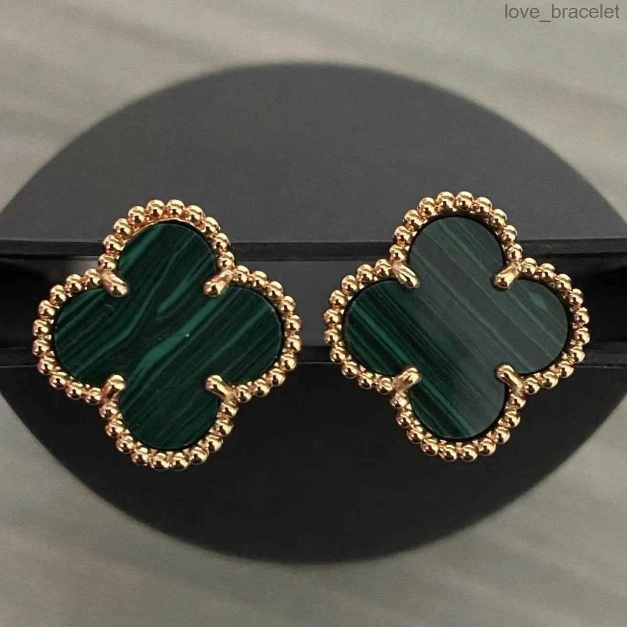 Tasarımcı Yonca Studs Küpe Vintage Dört Yaprak Clover Charm Saplama Küpe Geri Pear-Pear Paslanmaz Çelik Altın Çıtçıtlar Kadınlar İçin Agate Düğün Takı Hediyesi İyi