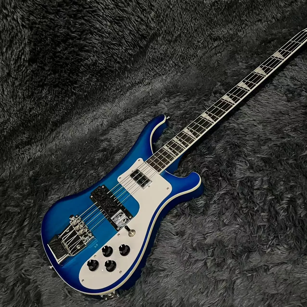 Heißer Verkauf gute Qualität 4003 Backer Bass E-Gitarre, blaue Farbe, Korpus aus Lindenholz, 4 Saiten Guitarra, kostenloser Versand – Musikinstrumente