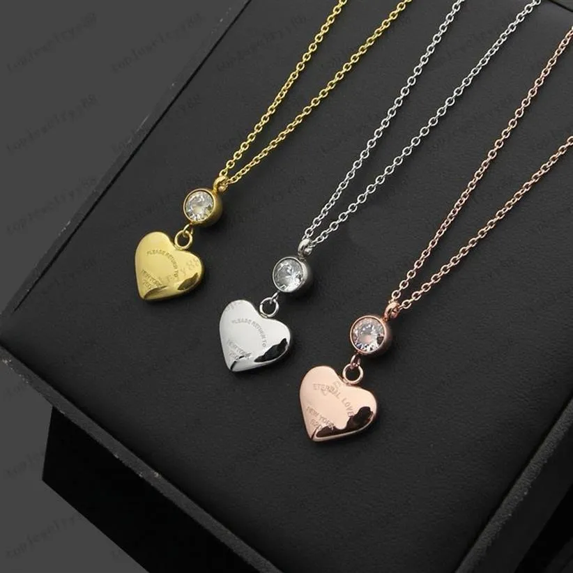 Luxury hjärtformad singel Diamond Gold Necklace Designer Peach Heart Earrings Par Christmas Gift With Original Velvet Bag och 247m