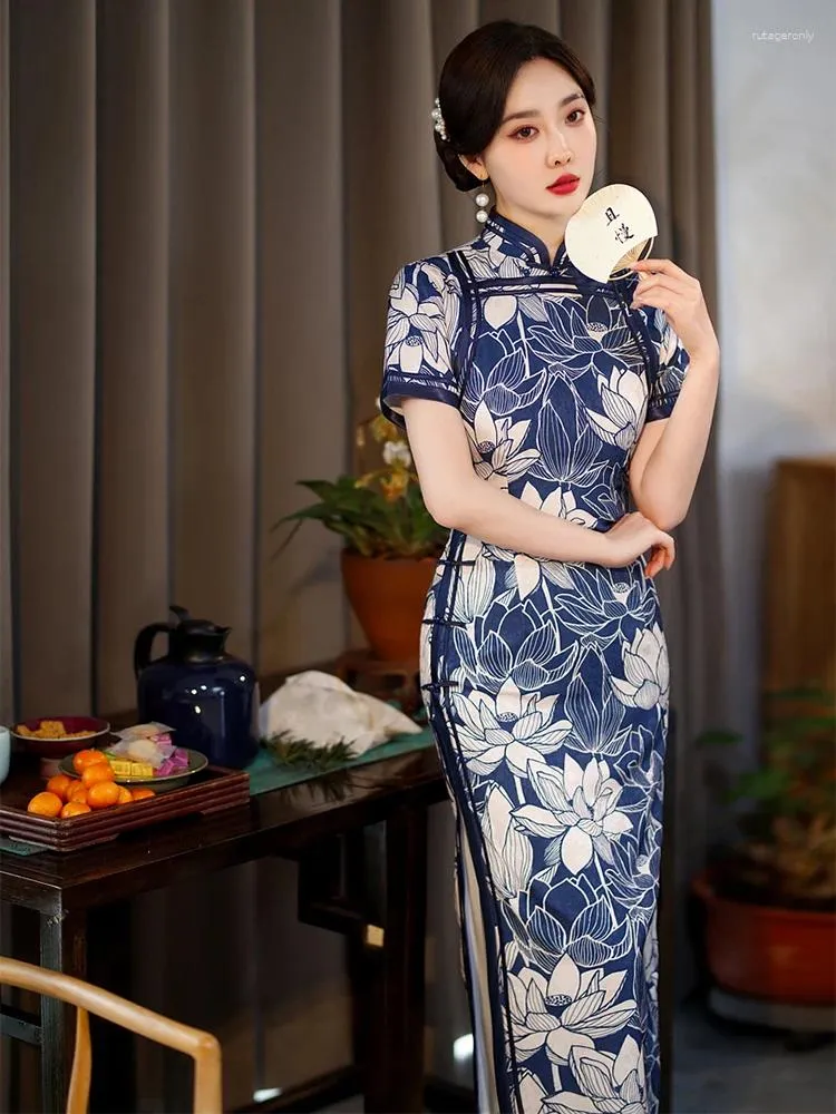 Ethnische Kleidung Yourqipao Sommer-Seidenblaues Cheongsam-Laufsteg-Bankett-Retro-elegantes Qipao-Abendkleid im chinesischen traditionellen Stil für Frauen