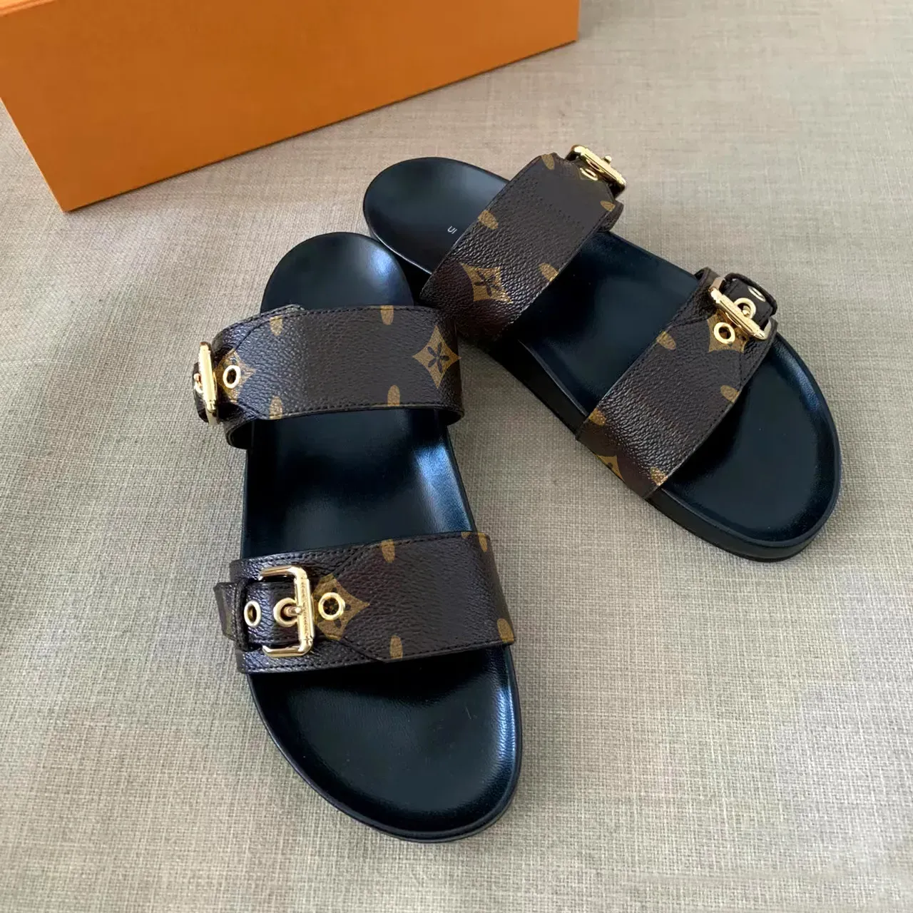 Sandale à moraillon réglable de luxe Designer Gladiator Slide Mule Piscine Slipper Cuir Femme Taille 35-46 avec boîte Brown Flower Sliders Casual Chaussures Summer Beach Nouvelle sandale