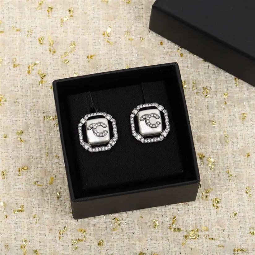 다이아몬드 및 검은 색 디자인 PS4823265C가있는 사각형 모양