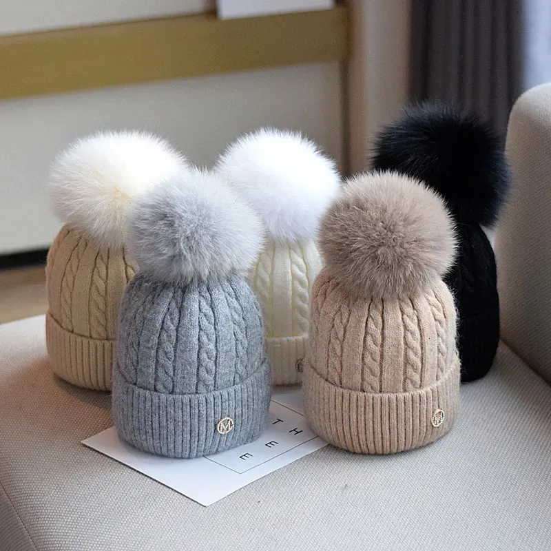 Japanese Rabbit Hair Fox Fur Pompom Hat Female Designers M Sign Knitted Hat Autumn Winter Warm Ear Protection Hat Beanies Hat 231229