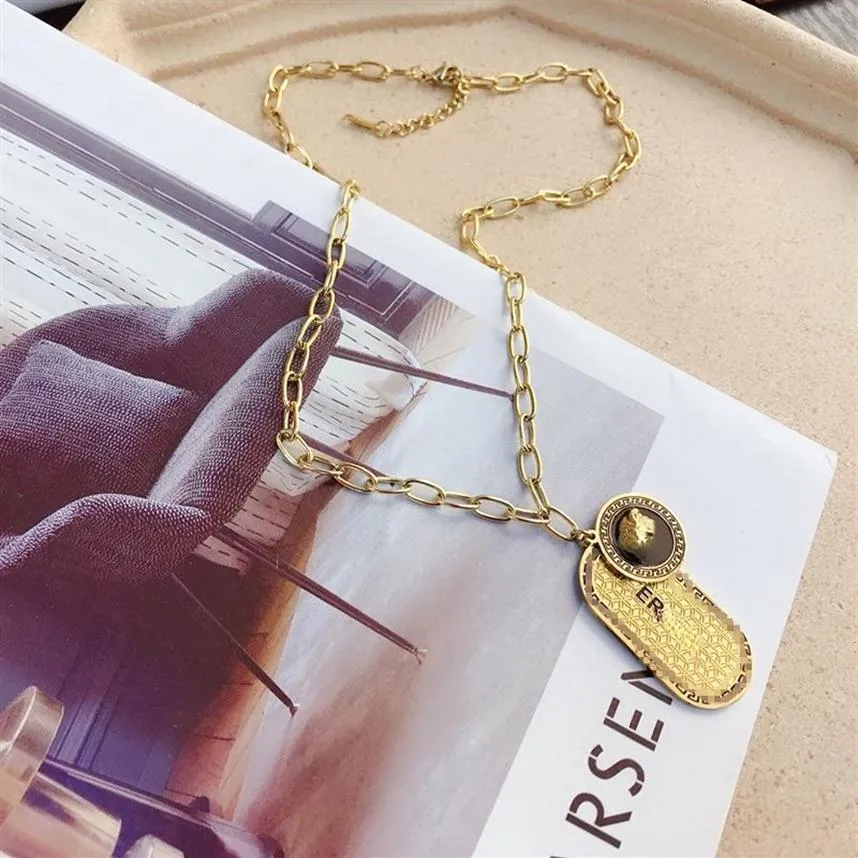 Klasyczne modne kobiety luksusowy designerski naszyjnik łańcuch 18 -karatowy złoto plisowany liter ze stali nierdzewnej wisiorki Naszyjniki biżuteria ACCE230F