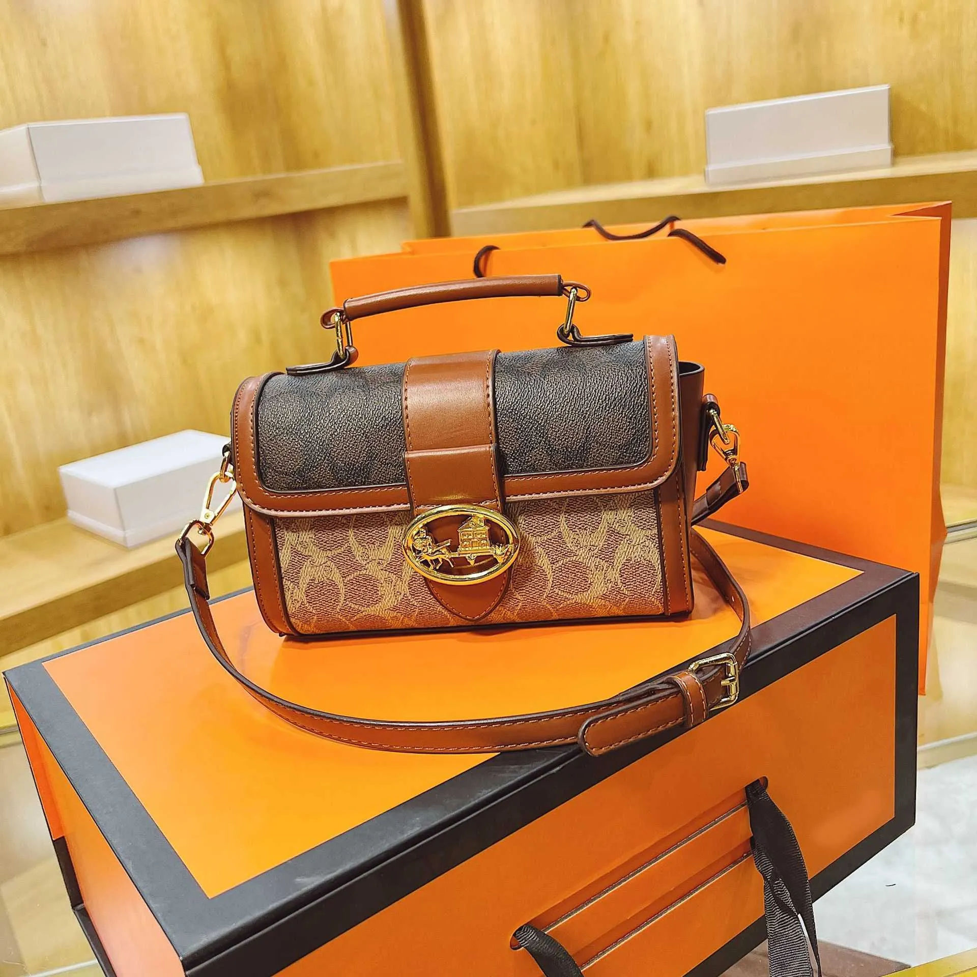 DHgate.com:Designer Winter New Live Broadcast Small Square DHgate.com:Designer Winter New Live Broadcast Small Square
