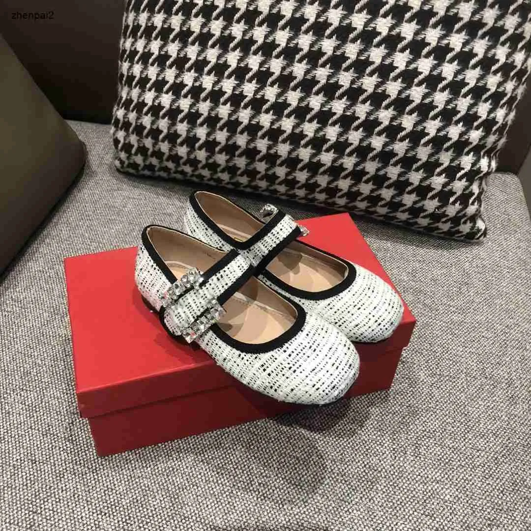 Luxo bebê sapatos planos menina tênis tamanho 26-35 incluindo caixa de sapato brilhante diamante fivela decorativa criança princesa sapato dec20