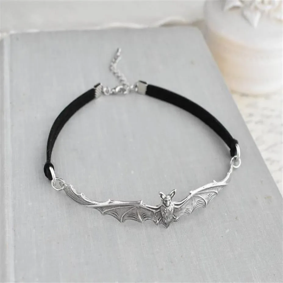 Chokers Mode Goth Zwart Grote Open Vleugel Vliegende Vleermuis Halsbanden Spooky Halloween Cadeau Heren En Dames Korte Ketting3524