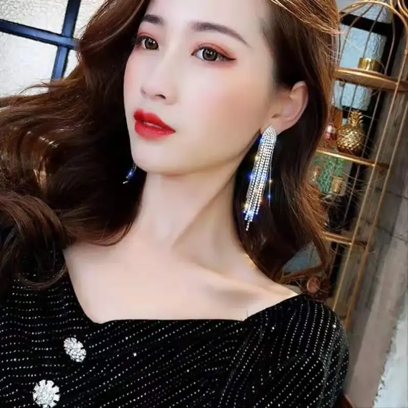 2024 Nieuwe 14k Geel Goud Ontwerp Onregelmatige U-vormige Goud Kleur Oorbellen voor Vrouw Koreaanse Kristal Mode-sieraden ongebruikelijke Accessoires Meisjes