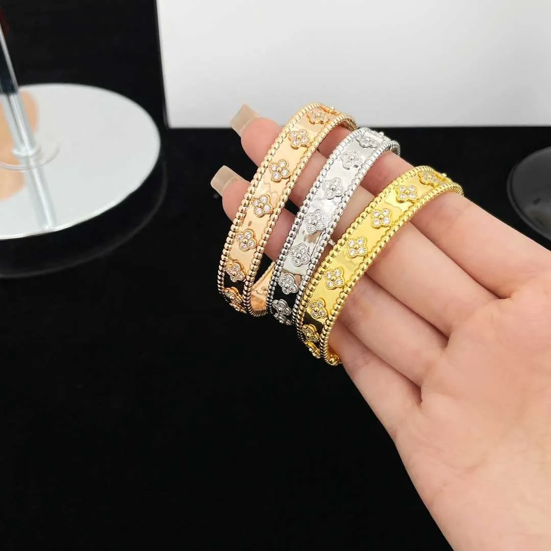 Bijoux de créateur Bracelet de luxe VCF Kaléidoscope Bracelet Van Clover en or 18 carats avec cristaux étincelants et diamants Cadeau parfait pour femmes filles K393