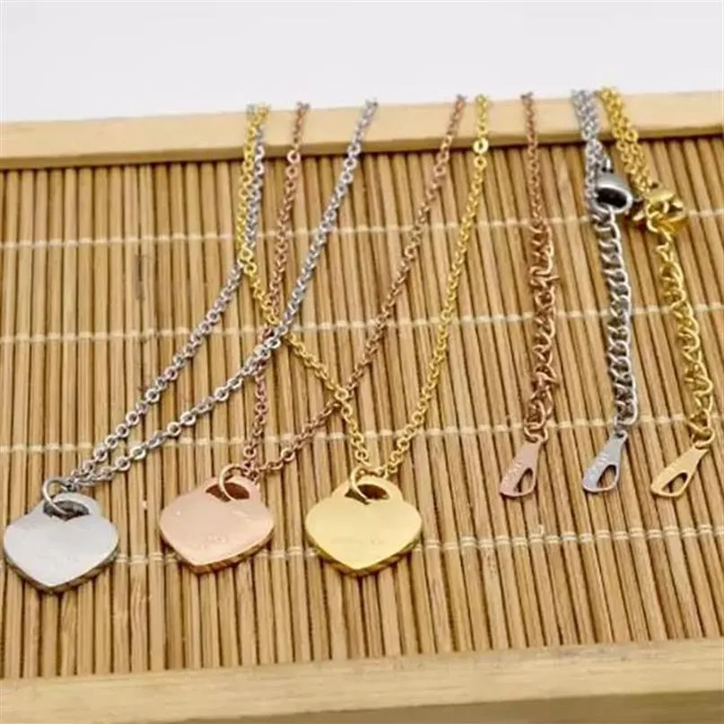 Collares con colgante de cadena con cuentas de corazón de moda clásica, diseño chapado en acero inoxidable, oro de 18 quilates de 3 capas para mujer y niña Valentine'2317