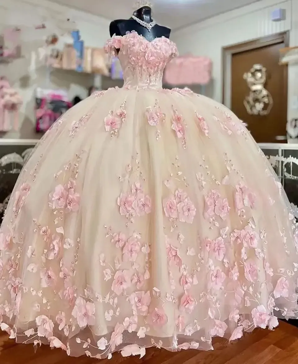 Quinceanera elbiseler fildişi parti balo balo elbisesi tül özel artı beden dantel up yeni boncuklu omuz dışı vestido de tatlı 15 kolsuz pembe 3D çiçek aplike