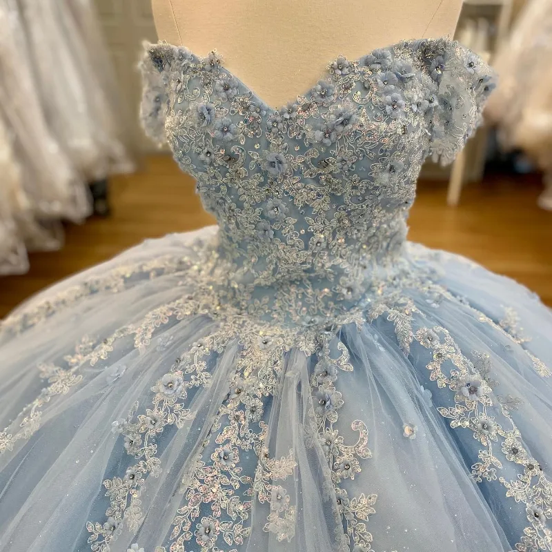 Sky Blue Quinceanera klänningar 2024 Formell lyxparti Beading Lace Applicants Tull Sweet 15 Dress Graduation Ball Gwon Prom Gowns