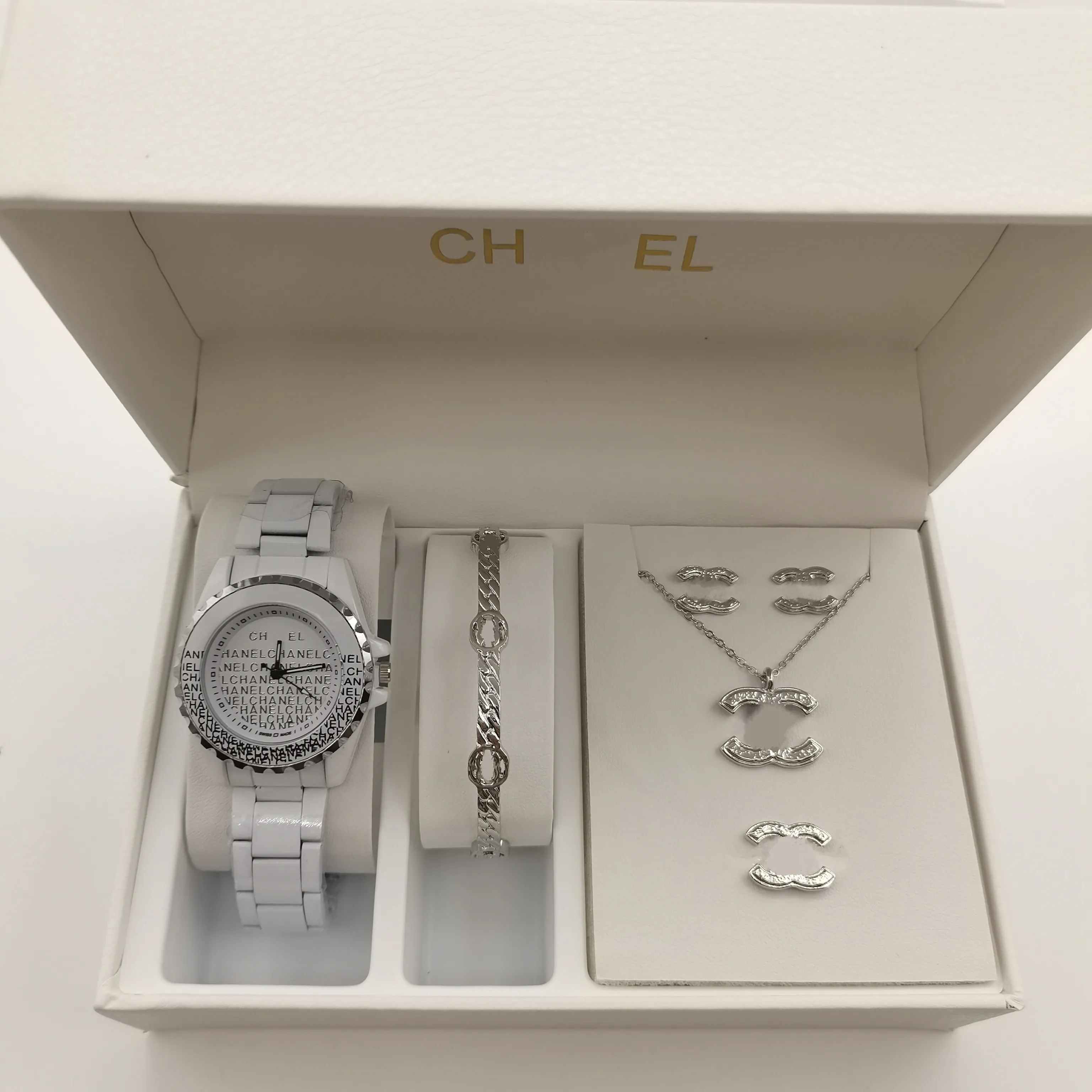 2024 Luxury Designer Quartz 33MM Ceramic Watch J12 Women's Fashion Roman numerals Pointer Digital Calendar Wristwatches Dress Watches