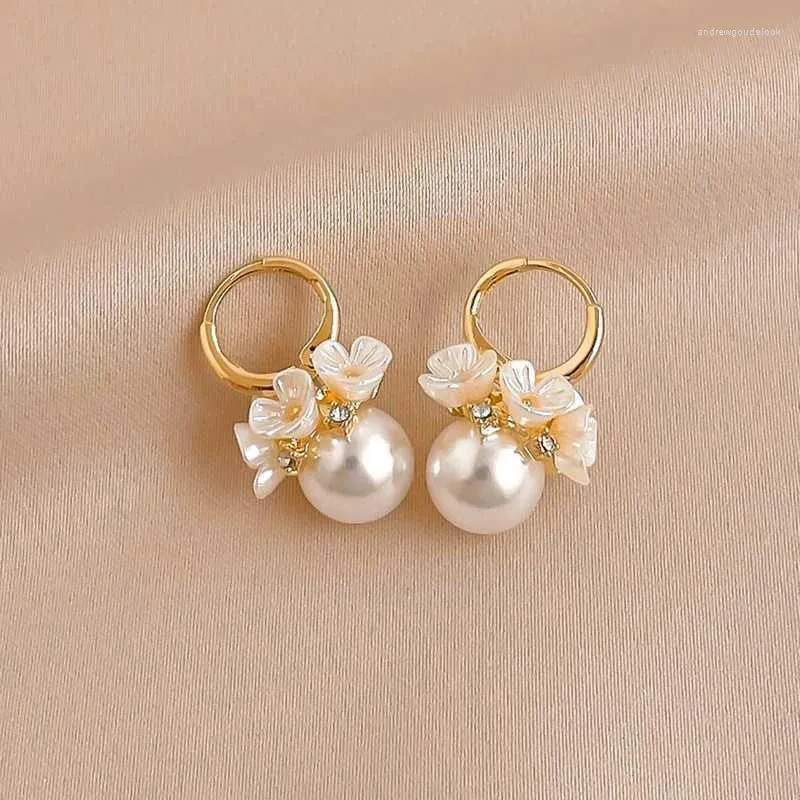 Orecchini a bottone 2023 elegante conchiglia a grappolo di fiori pendente con sfera di perle per le donne orecchino coreano zircone lucido gioielli per la festa nuziale