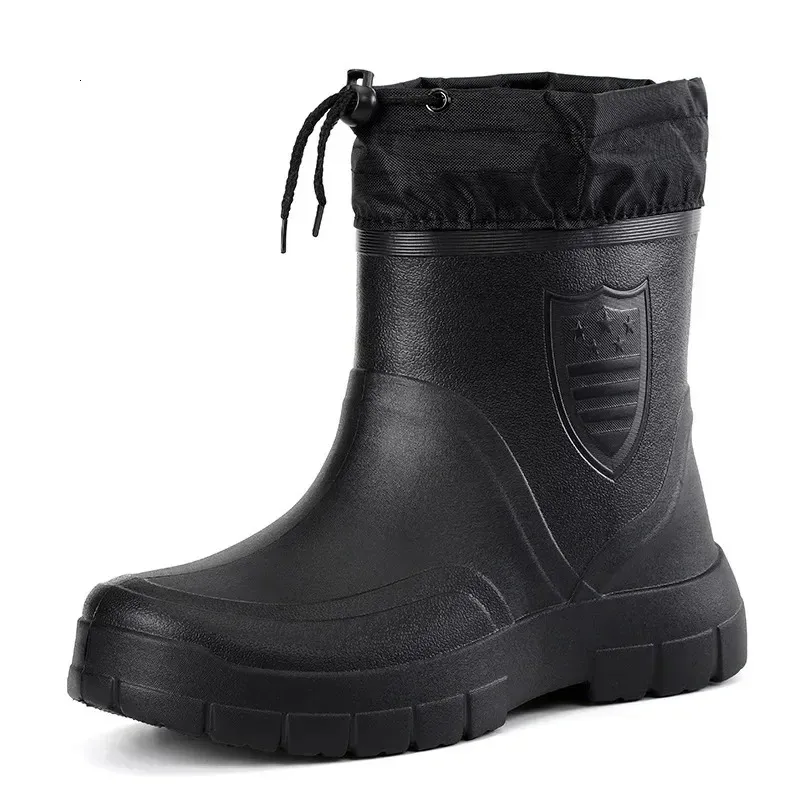 Botas de lluvia de algodón a prueba de viento de invierno Hombres Botas de lluvia de tobillo ligeras cálidas Moda Resbalón negro en zapatos de lluvia Hombres Botas de trabajo impermeables 2024 231229