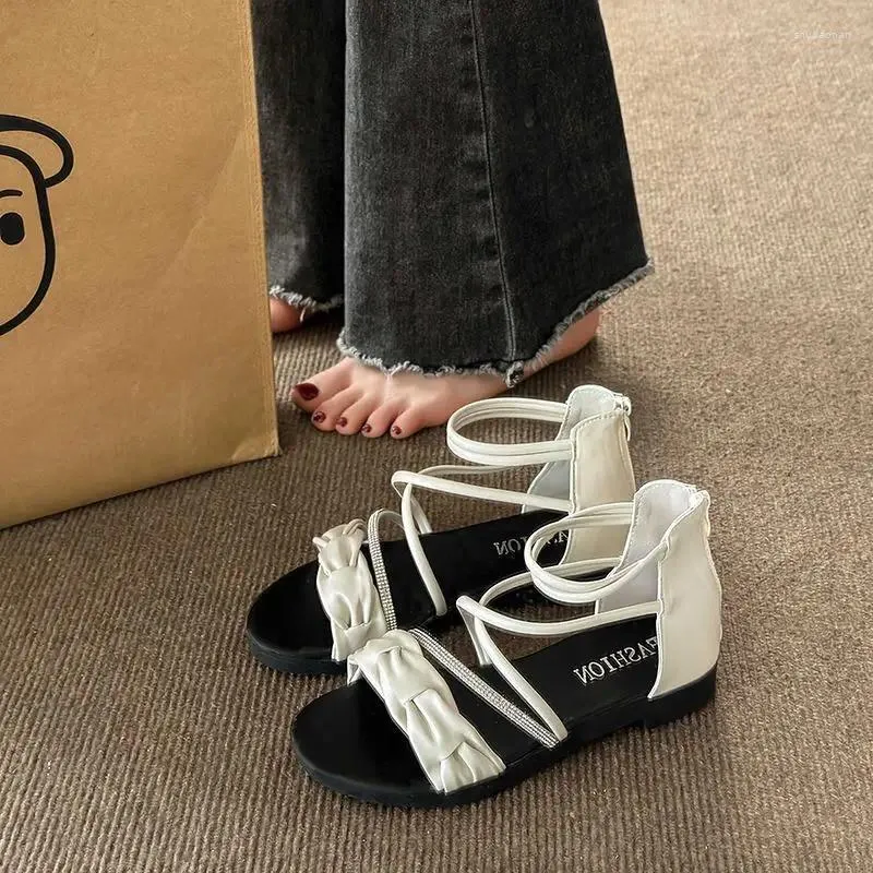 Сандалии, лето 2023, обувь со стразами, женская обувь с бриллиантами на низком каблуке, женская обувь в римском стиле, черная роскошная распродажа, комфорт на молнии