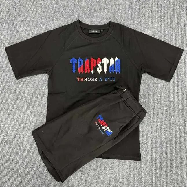 À la mode marque Trapstar T-shirt hommes arc-en-ciel lettre dégradé serviette brodé à manches courtes T-shirt brouillard haute rue ensemble de shorts