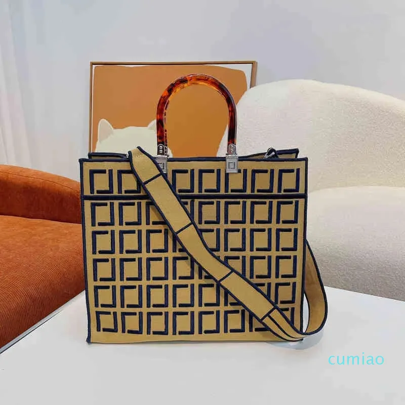 Borsa fendi top shopper classica prezzo