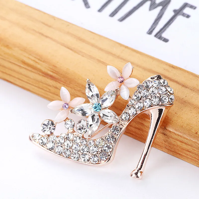 Exquisite High Heels Hat Brooch Pin Lipstick Lip Dancer Designer Suits Shirt Women Collar Clips Bike Sweater Pins Clothing Accessories Jewelry Gifts for Ladies