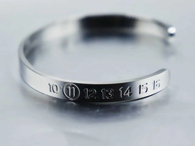 アクセサリー Maison Margiela bangle no box Maison Margiela Hospital Bangle - Silver, Silver-Tone Metal