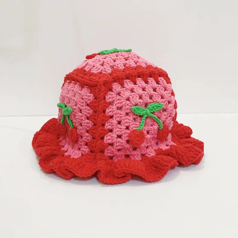 2022 été nouvelles femmes Crochet fait à la main Kartoon décontracté tricot chapeaux cerise rouge rose seau chapeau casquette