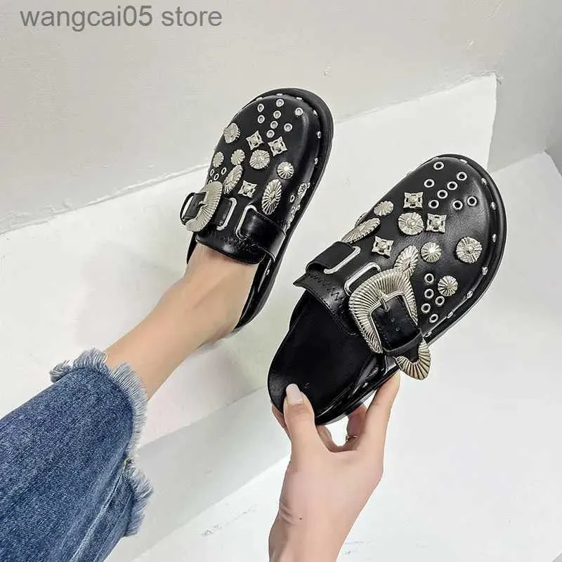 Zapatillas de verano para mujer, plataforma Punk Rock, mulas de cuero, accesorios de Metal creativos, zapatos de fiesta informales, toboganes para mujer al aire libre T230701