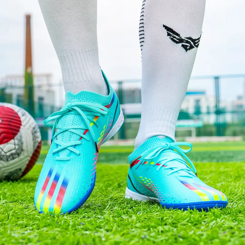 Preços baixos em Adidas Multicor 8 Chuteiras e Tênis de futebol dos EUA  para Homens