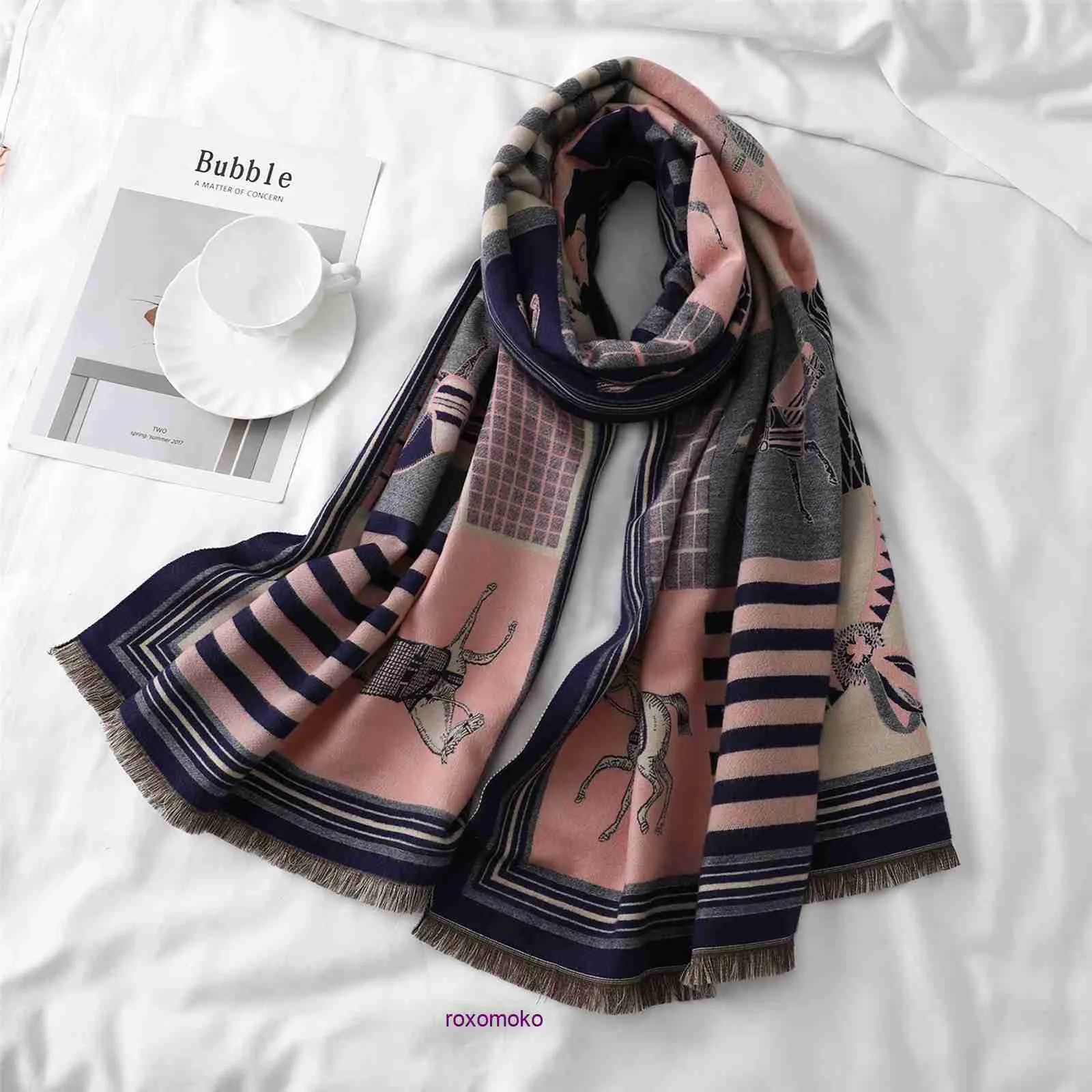 H Hem Butik Plush Scarf On Sale Autumn and Winter New Scarf Women's Thicked Warm Korean Edition Carriage Print Fashion Imitation Cashmere Extended Shawl