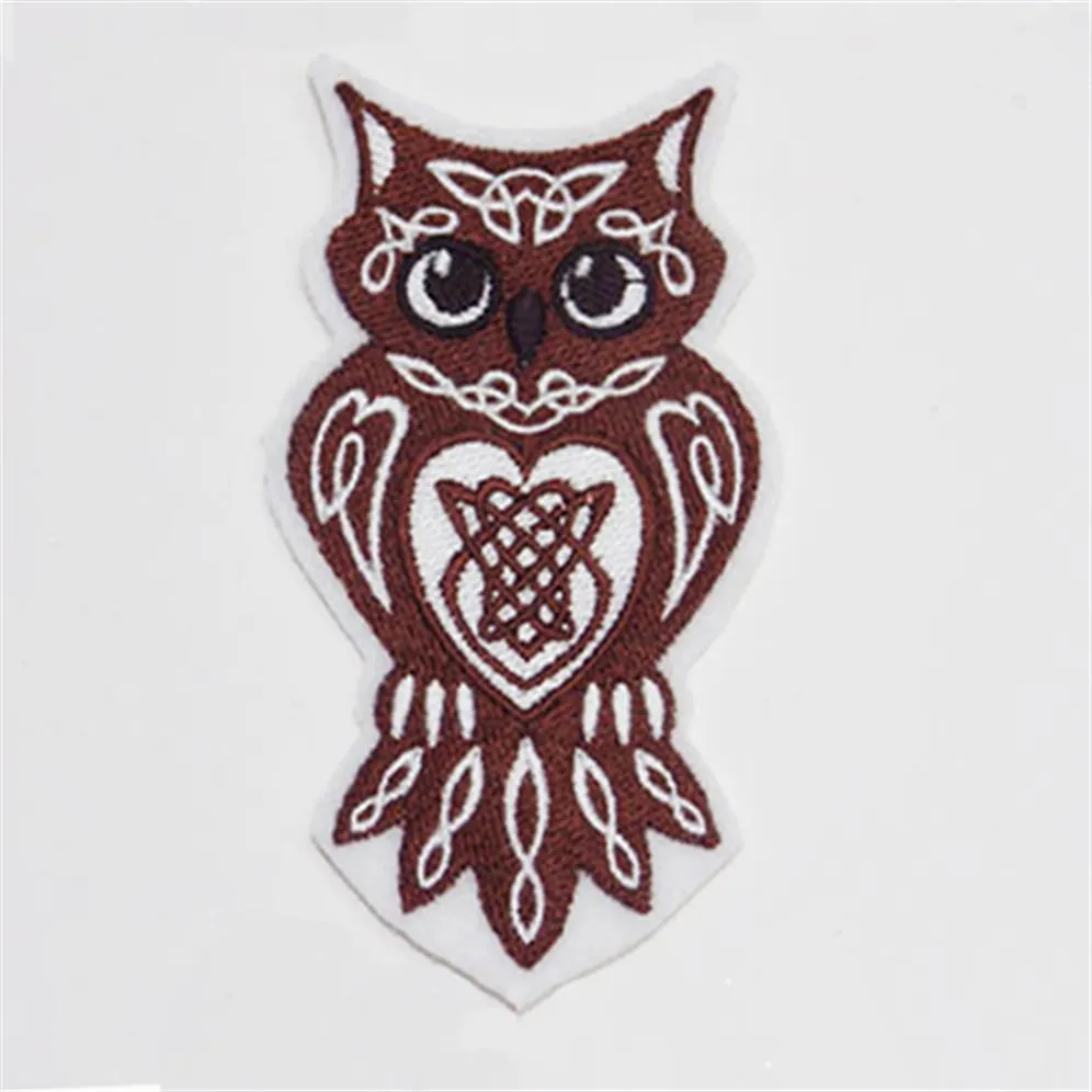 Celtic Art thermocollant brodé à coudre Wild Celtic Creature Patch Celtic Knotwork Owl Patch 258R