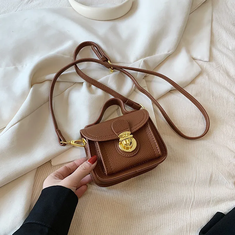 배낭 고급 복고풍 어린이 버클 가방 소녀를위한 미니 광장 절묘한 작은 패션 어린 소녀 Crossbody 230630