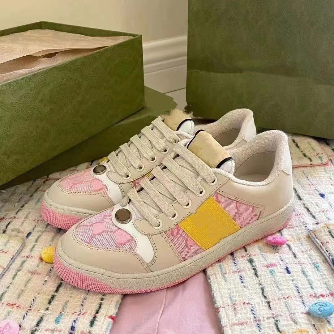 Designer Screener Sneakers With Crystals Shoes Män kvinnor Klassiska tränare Beige och Ebony Canvas Pink and Green Vintage Web Rubber Sole Shoe 03