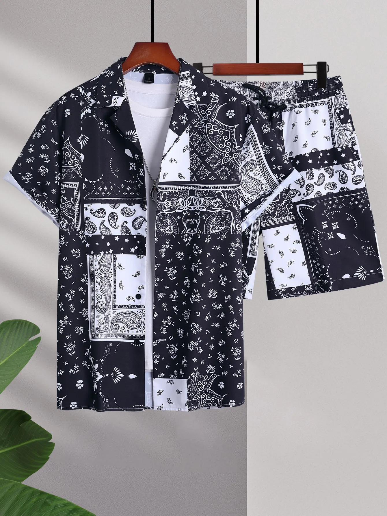 Mens Tracksuits Men Random Paisley Scarf Print Camisa Cordão Shorts Sem Tee 230630