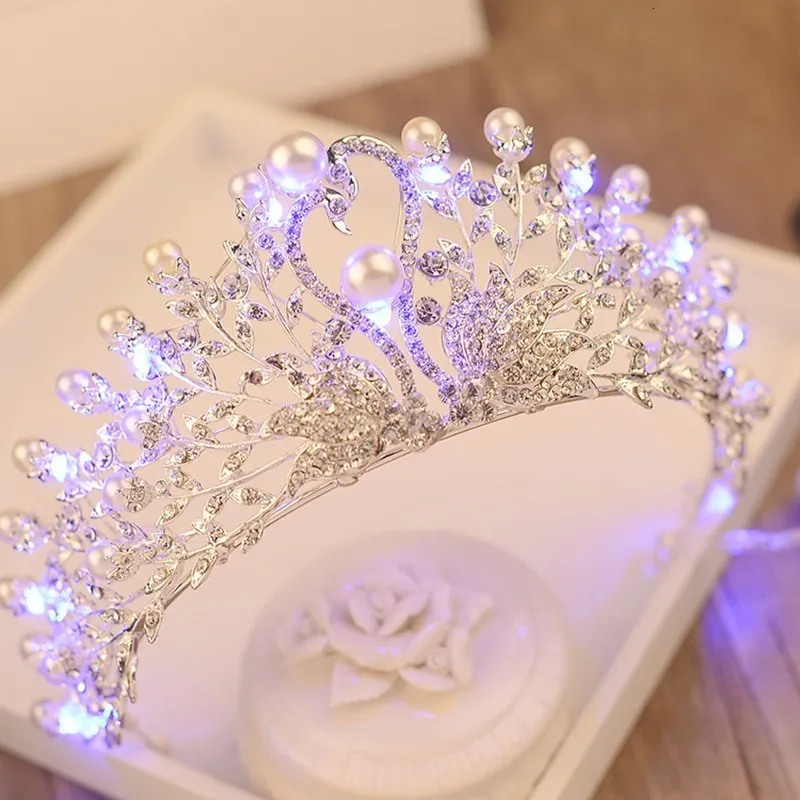 Wedding Hair Jewelry Vintage Crystal Pearl Swan Crown Bride Luminous Crown Wedding Jewelry Crystal Diadem with LED Light Girls Birthday Party Tiara 230630