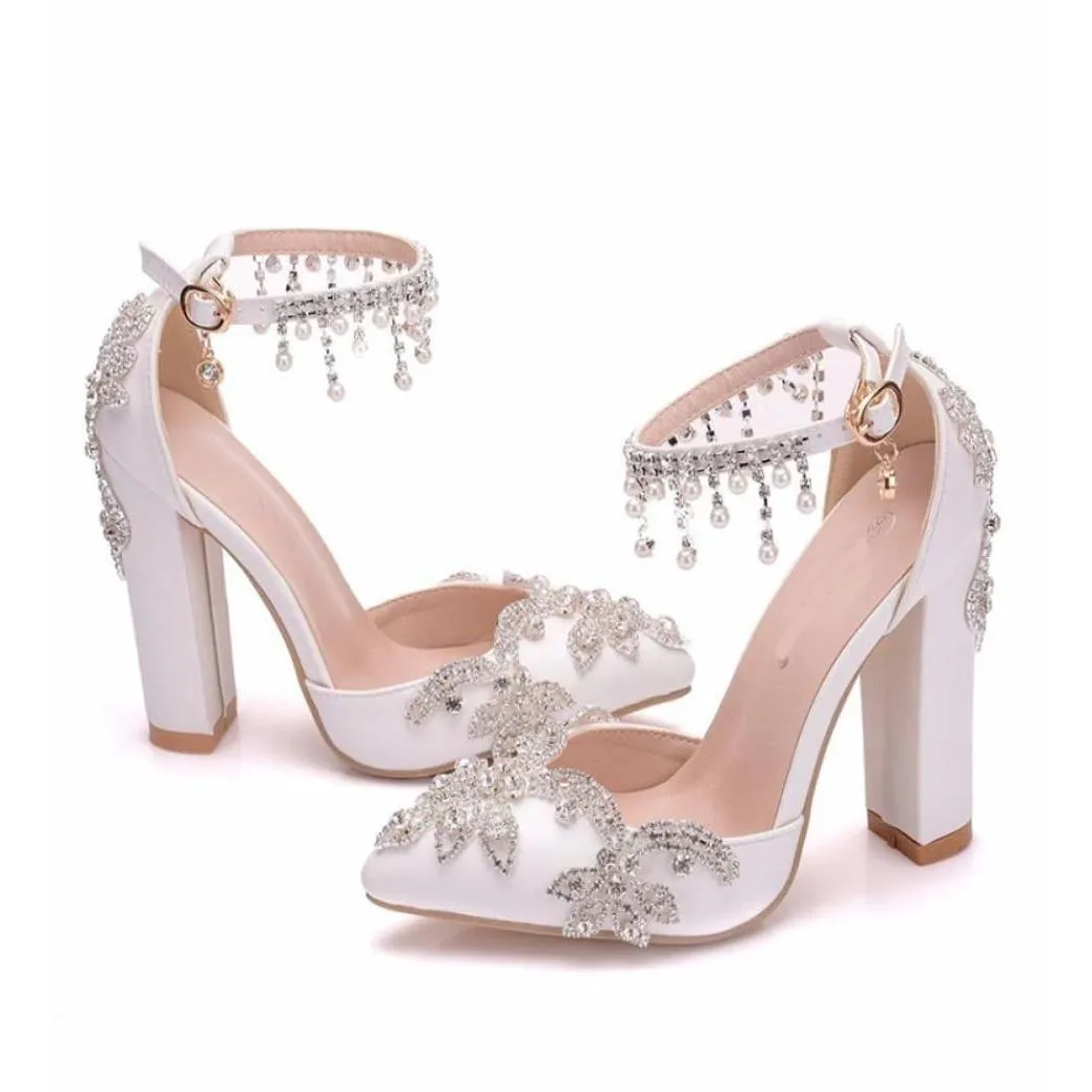 Scarpe Lady Fashion Single White Punta a punta con strass Fibbia Cinghie Donna Pompe Tacco grosso Party Prom Heels2053278 Drop De Dhjpt