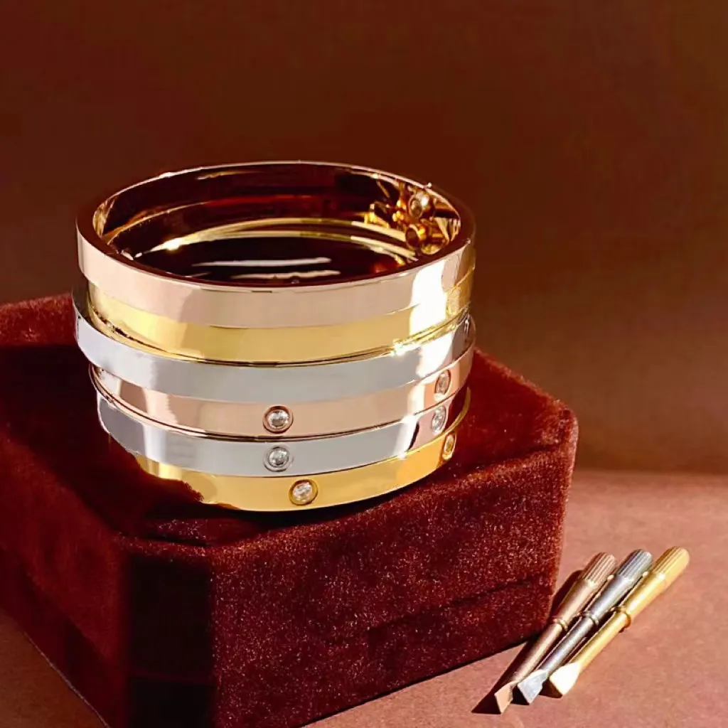 Bracelet classique de créateur de mode populaire, bijoux de créateur, cadeau de vacances pour femmes, en acier inoxydable 316, vente en gros d'usine