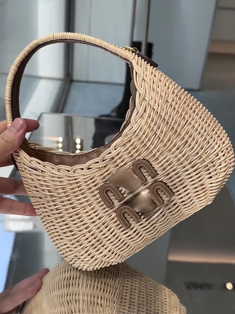 Printemps et été nouvelle lettre rotin sac à main sac de paille bord de mer vacances Style femmes sac petite pochette marée qualité