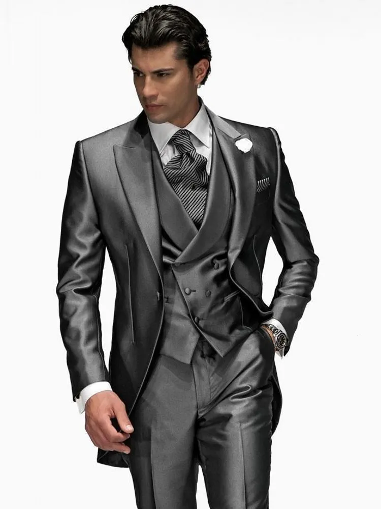 Mäns kostymer Blazers Morning Style Men Shiny Grey Groom Tuxedos Lapel Groomsmen Wedding Bridegroom 3 Pieces Jacketpantsvest D101 230630