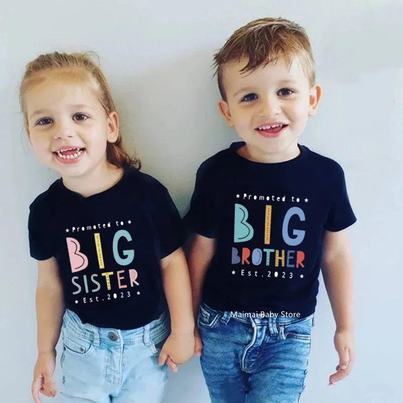 Set di abbigliamento Promosso a Big SisterBrother 2023 Bambini TShirt Bambini Toddlers Magliette Top Cotton Summer Clothes Baby Announcement Shirt 230630