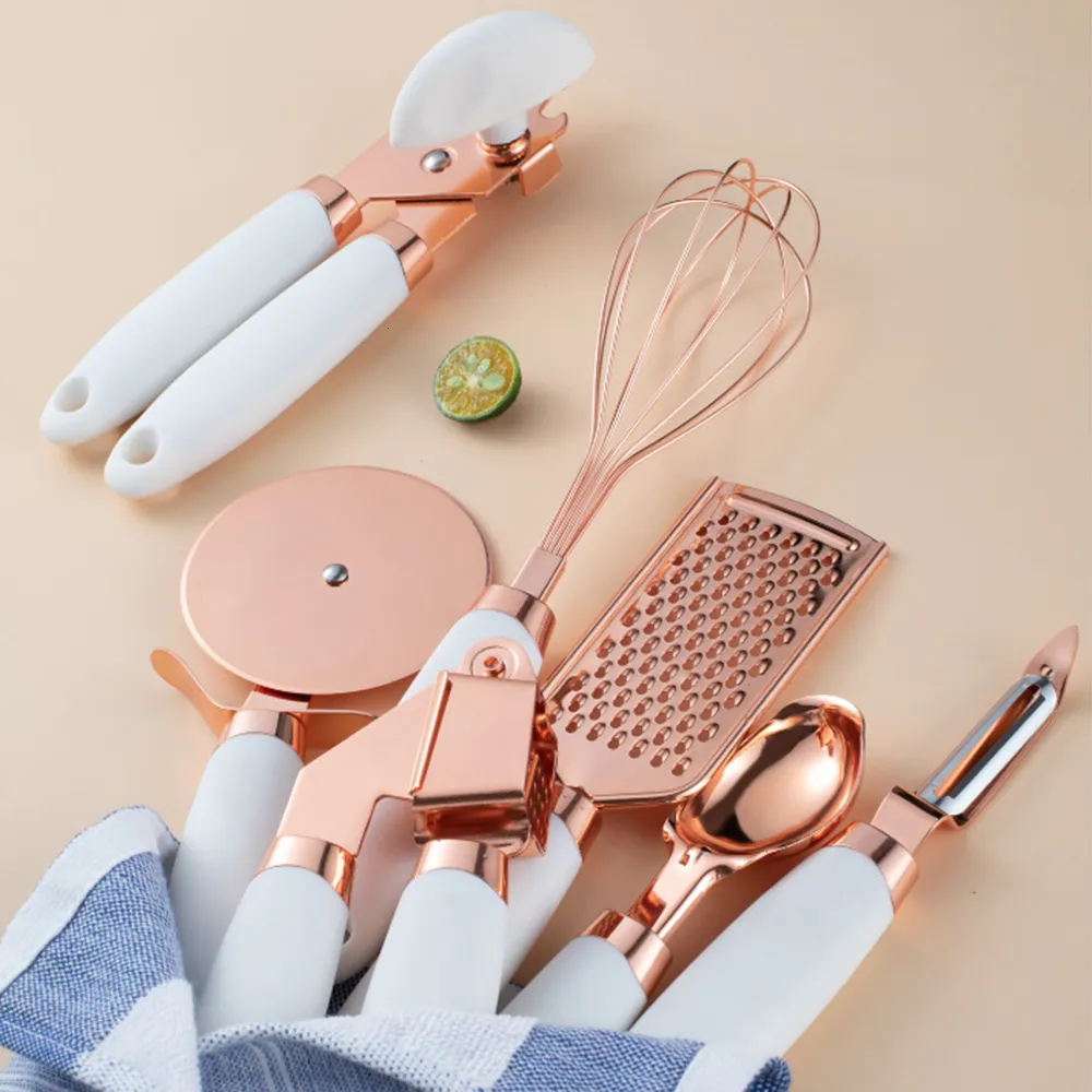 Andra köksmatsal Rose Gold Kitchen Gadget Set Rostfritt stål Vitlök Press Cutter Scoop Peeler Cheese Grater Kitchenware Kitchen Accessories 230630