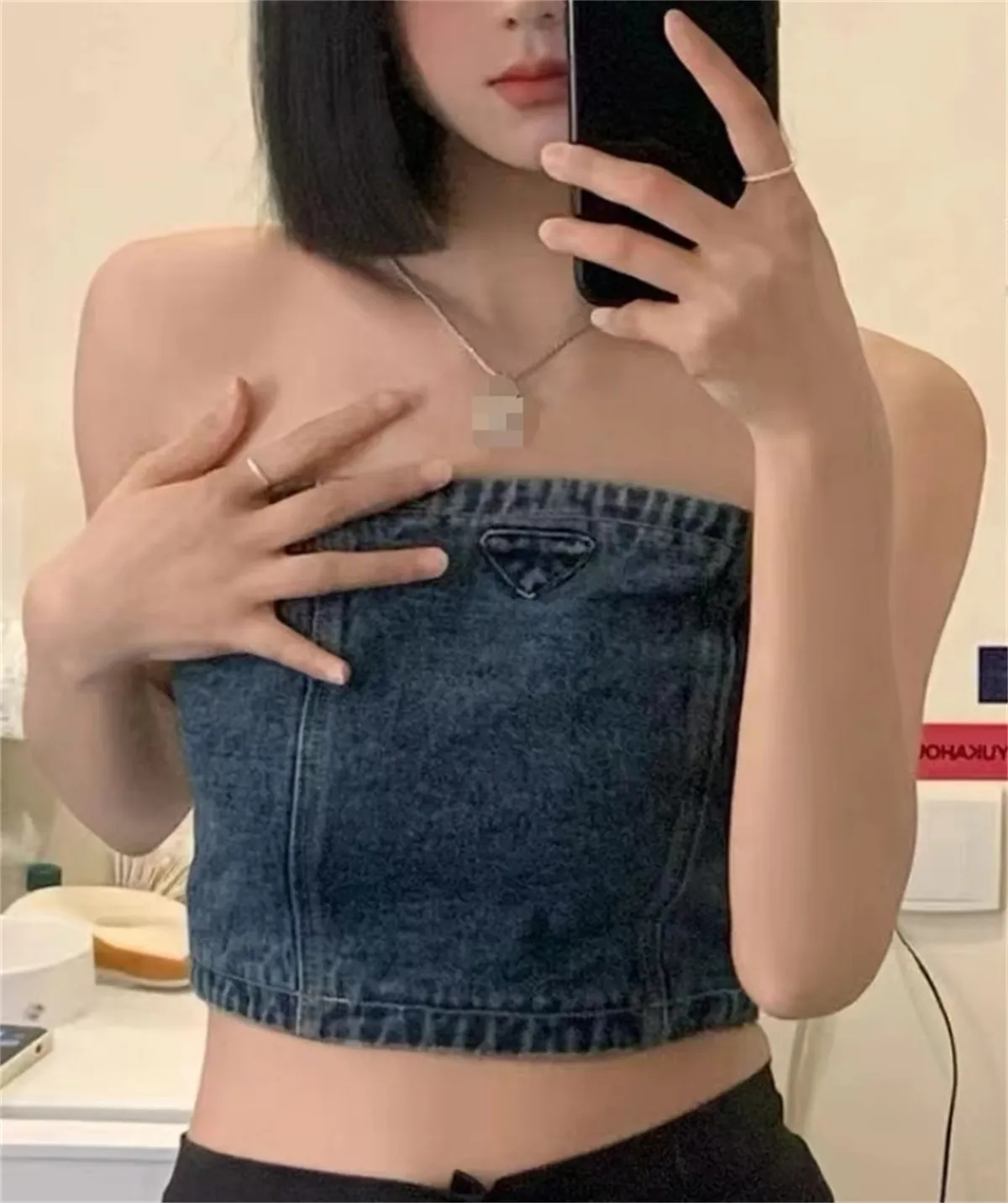 女性のセクシーなトップス：リブ付きタンクトップデニムショーツセット