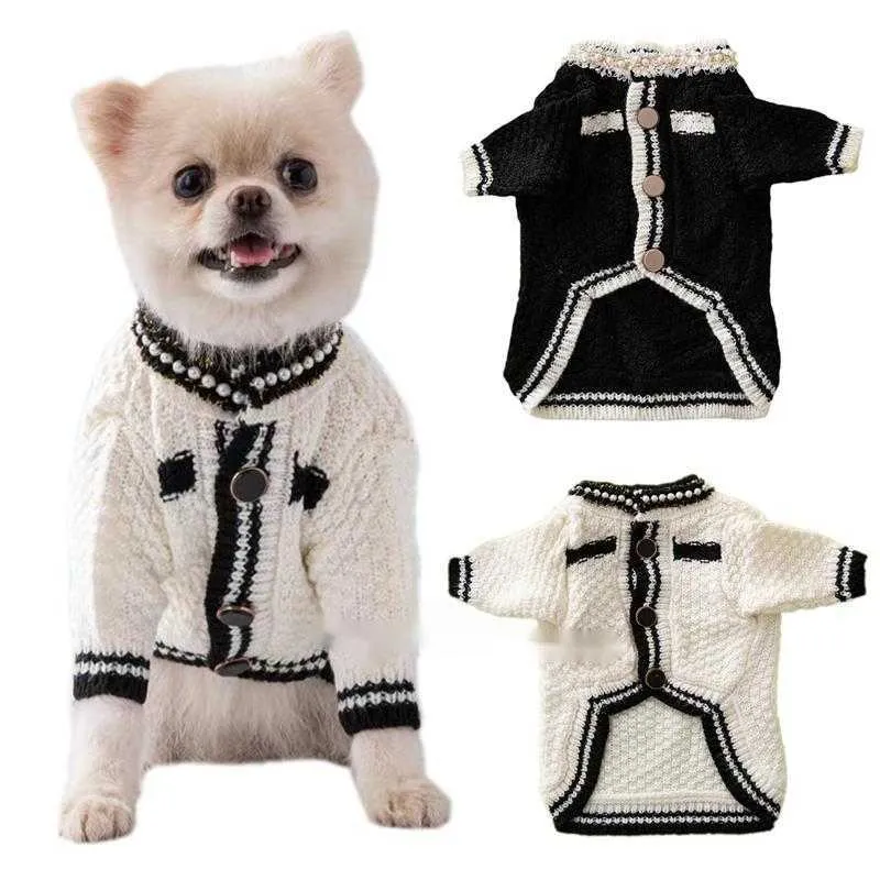 Brands Clothes Designer Dog Dog Apparel Warm Pet Sweater With Classic Brooch For Small Medium Dogs Cat Holiday Puppy Costumes Soft Fall Winter Pets Coats White XS A215