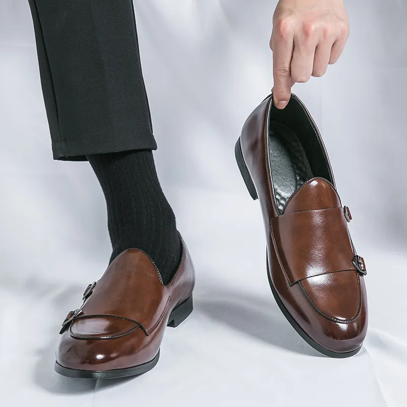 패션 남자 로퍼 새로운 수제 레트로 더블 몽크 버클 스트랩 캐주얼 신발 남자 모카신 남자 정품 가죽 플랫 신발