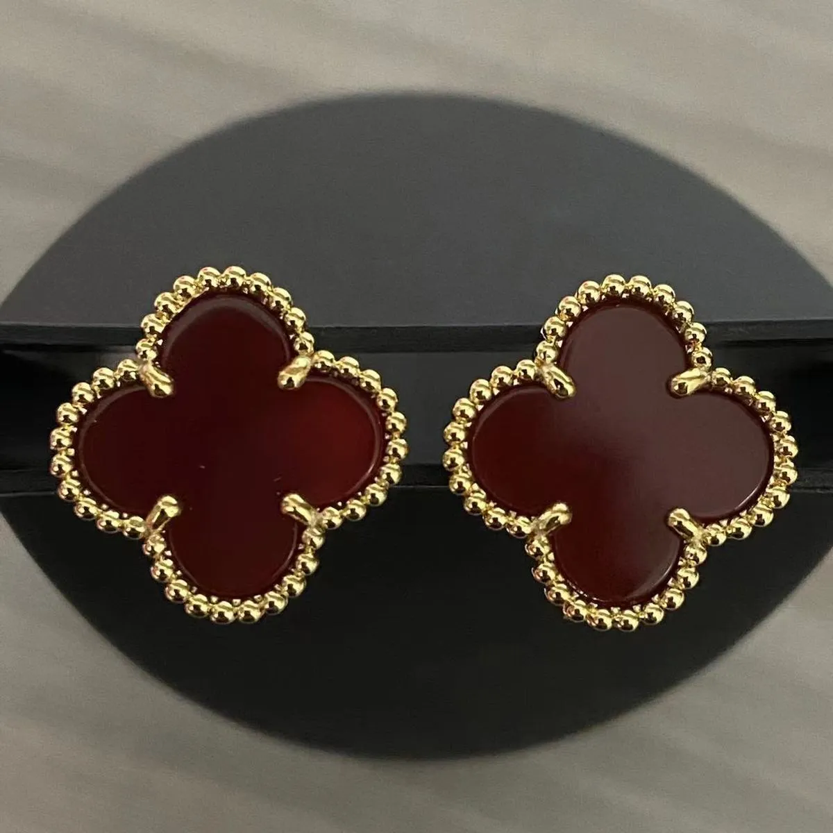 Brincos de charme Duas flores 4/quatro CLOVER DE FOLHAS Back Back Madãe de Pear Sier Gold Titanium Agate For Women Girls Valentine's Wedding Jewelry